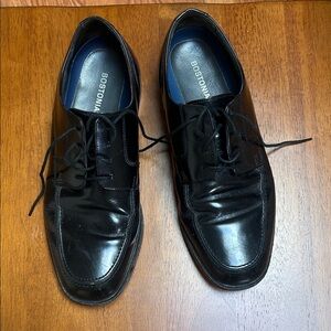 Bostonian Black Leather Oxfords